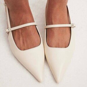 NA-KD Strap Detail Pointy Flats (Size 8.5)